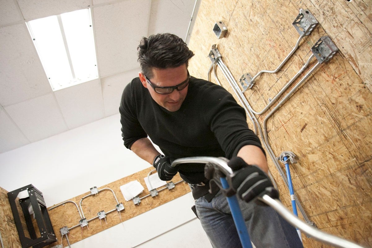 The Challenges That Veterans Face in Civilian Careers - CET